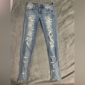 American Eagle Light Blue Distressed Skinny Jeans US size 4
